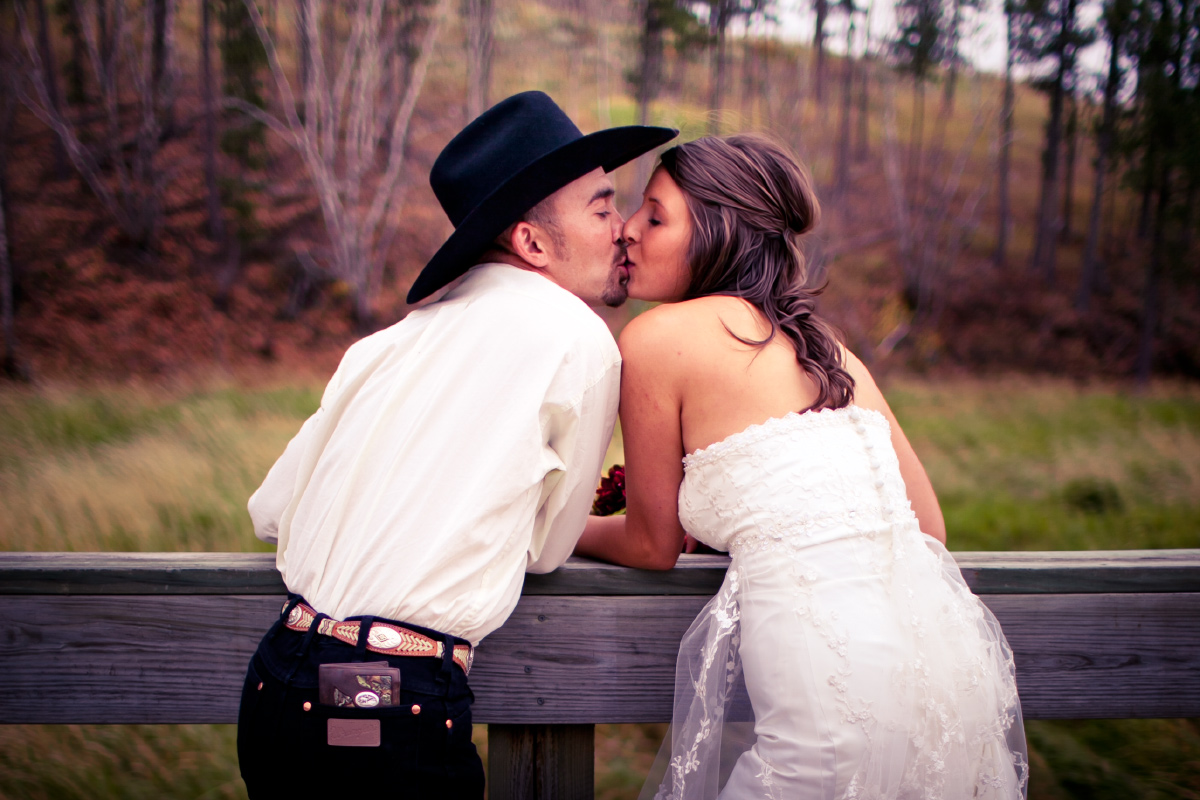 Fall wedding photography in Hill City, SD