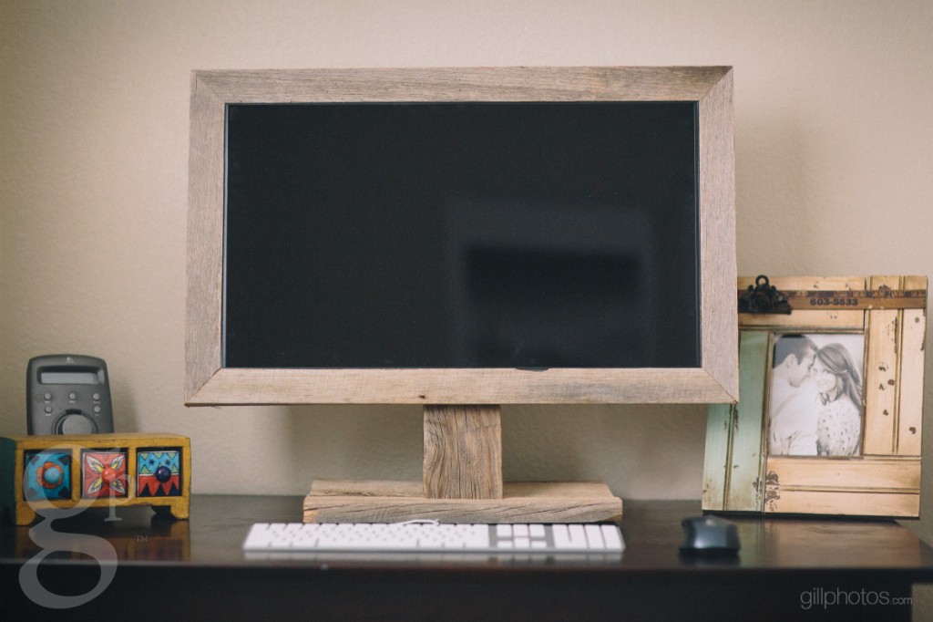 Barnwood Computer Setup for Photographers