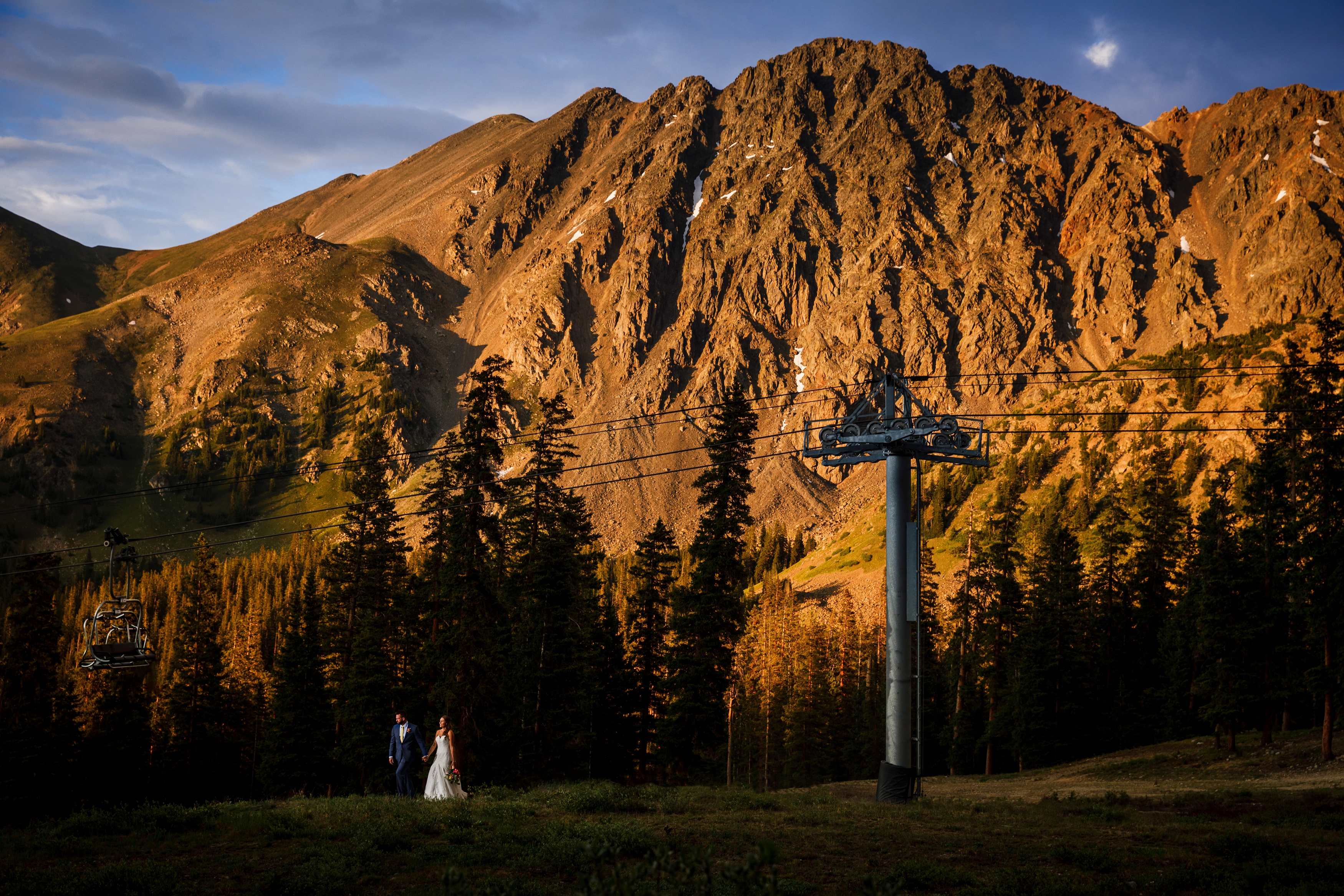 The newly wed couple with the East Wall Alpin Glow for their A Basin Wedding