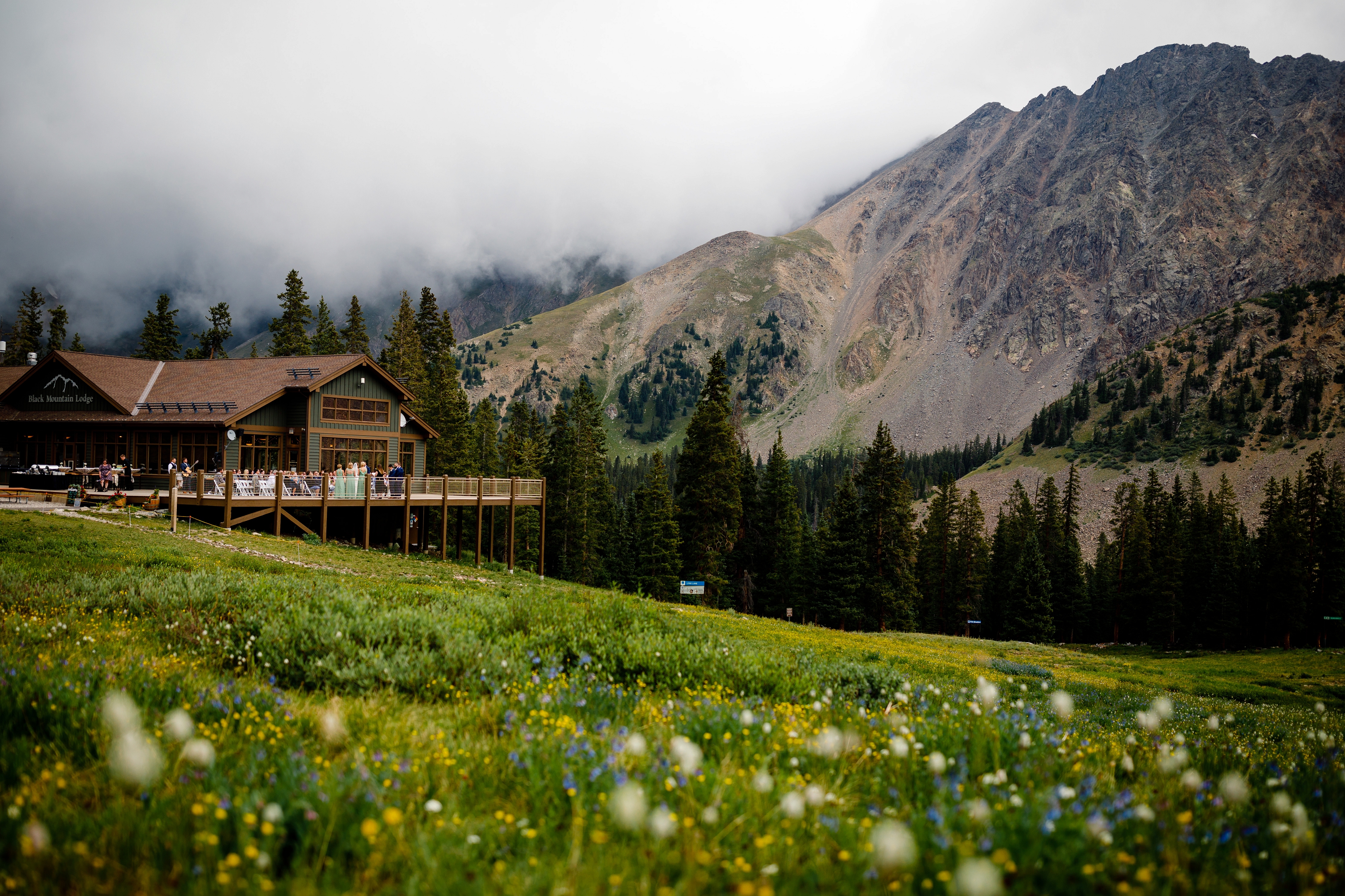 Ryan Tiffany s Black Mountain Lodge Wedding Top Colorado Mountain Wedding Photographers Gillespie Photography