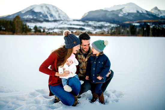 A portrait of the Gillespie Family (Trent, Stacy) in Silverthorne, CO